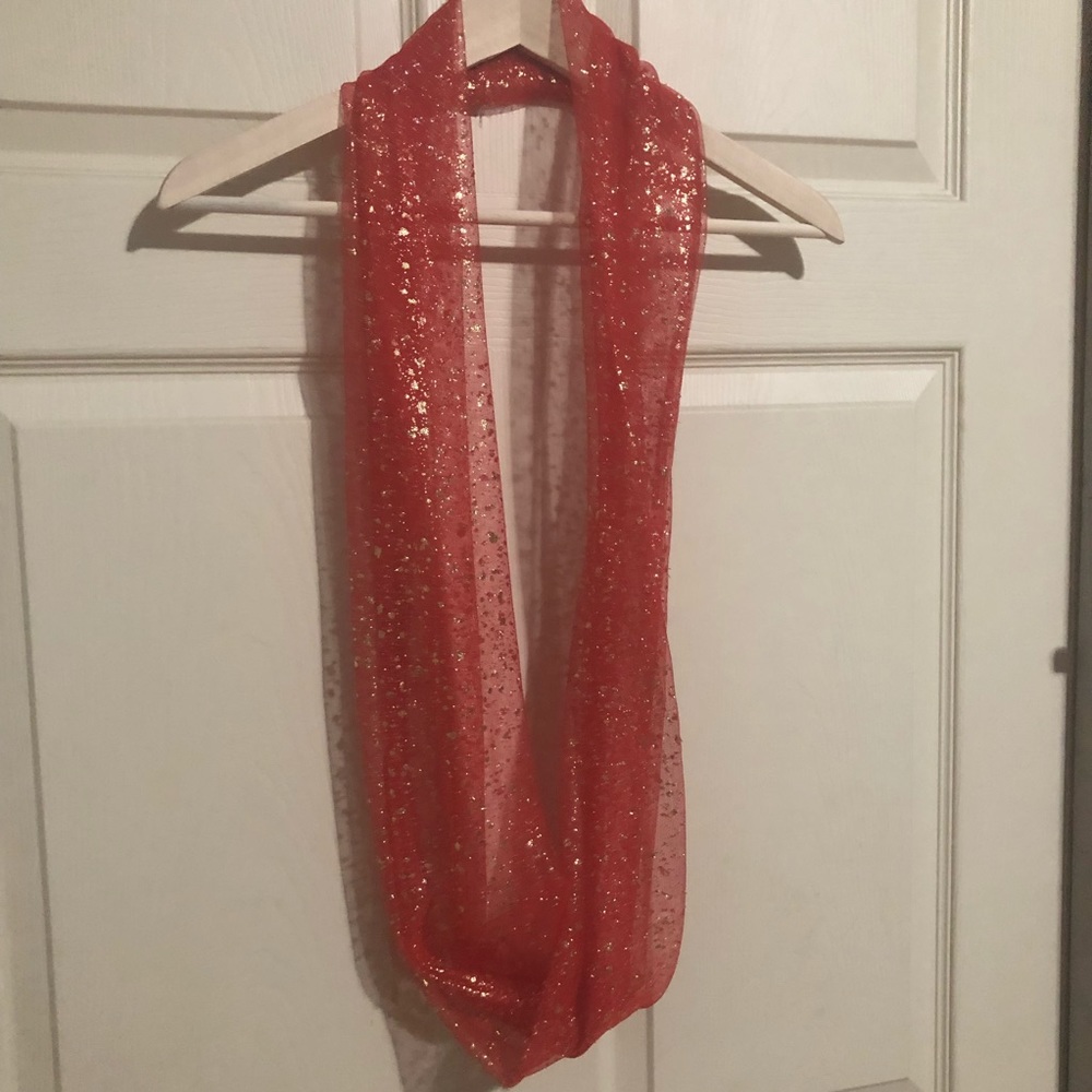 🔥5/$10 Sale or B3G2🆓 Gold & Coral Infinity Scarf